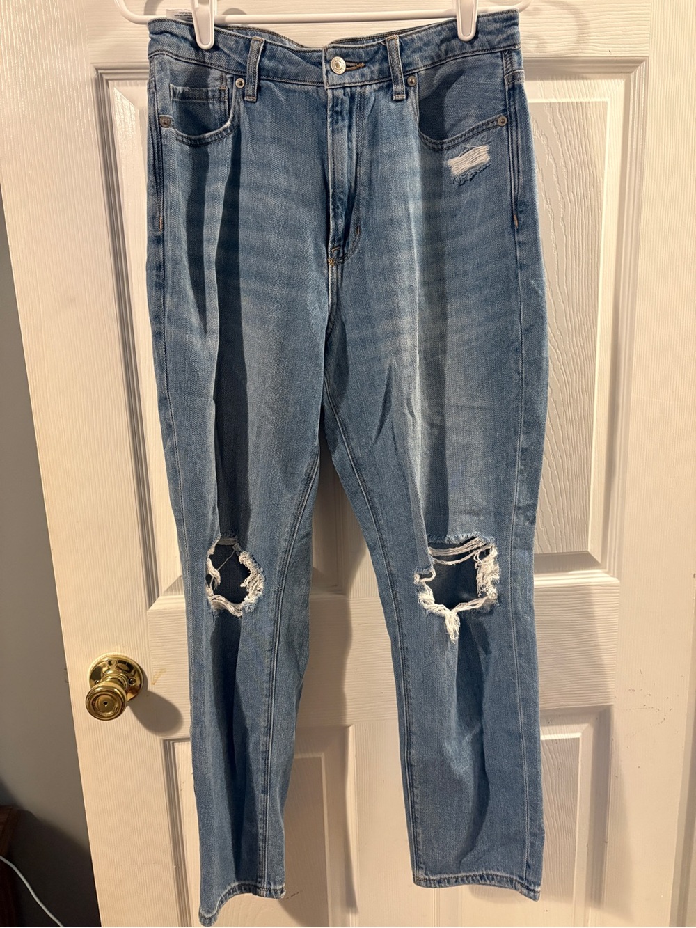 American Eagle Outfitters Light Blue Boyfriend Jeans with Knee Rips